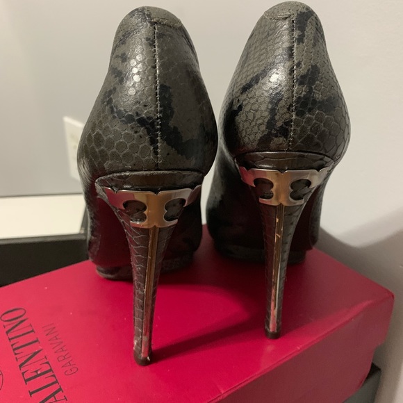 Stacked 4 the right person with the walk that talk - Picture 2 of 4